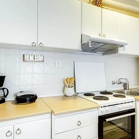 Apartamento Azzuro 1-bdrm In Hanioti, 150m To