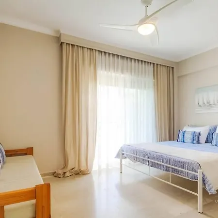 Daire Azzuro 1-bdrm In Hanioti, 150m To Chaniotis