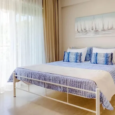Azzuro 1-bdrm In Hanioti, 150m To